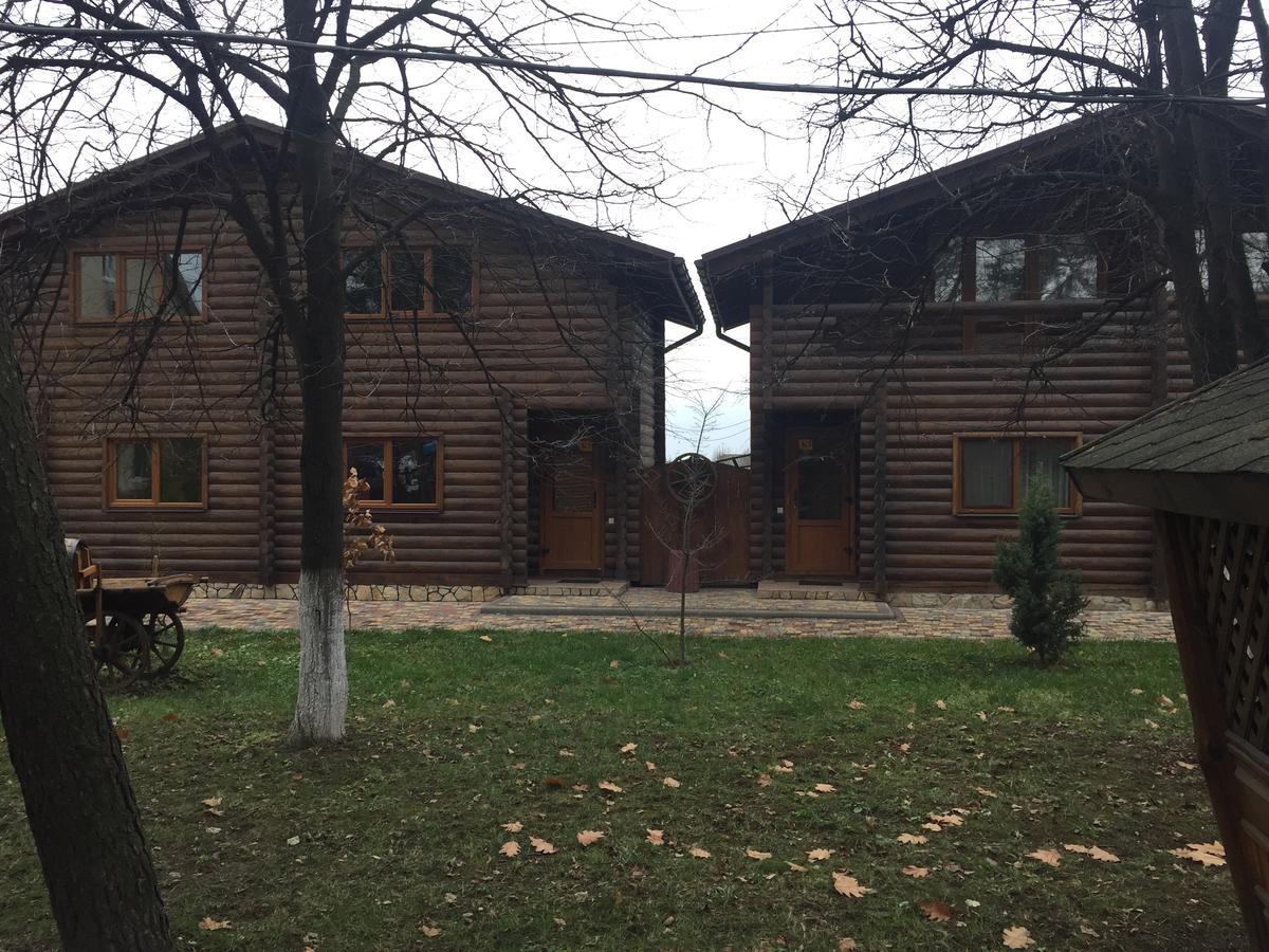 Podilskii Dvir Yakushintsy エクステリア 写真