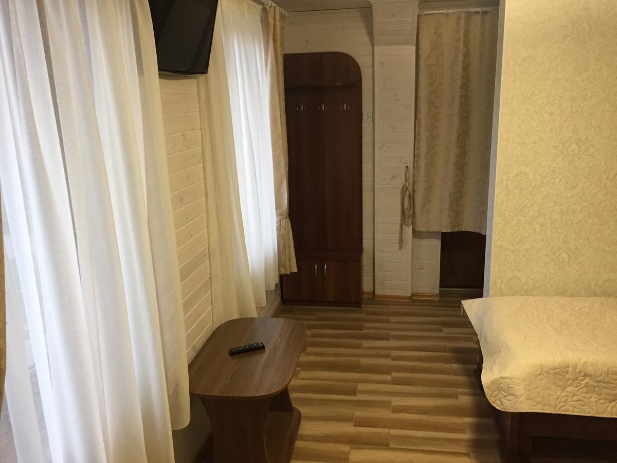 Podilskii Dvir Yakushintsy エクステリア 写真
